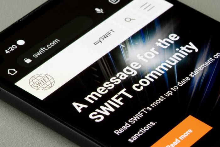 SWIFT&nbsp;&mdash; это, по сути, мессенджер, через который банки по всему миру общаются друг с другом при международных переводах