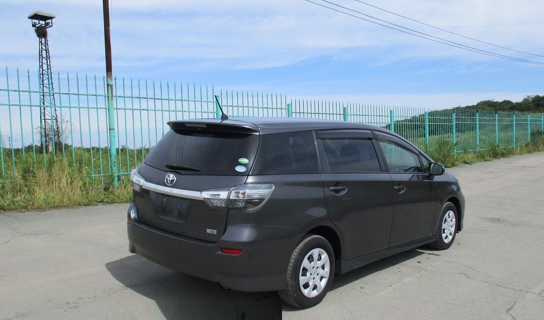 Toyota Wish рестайлинг