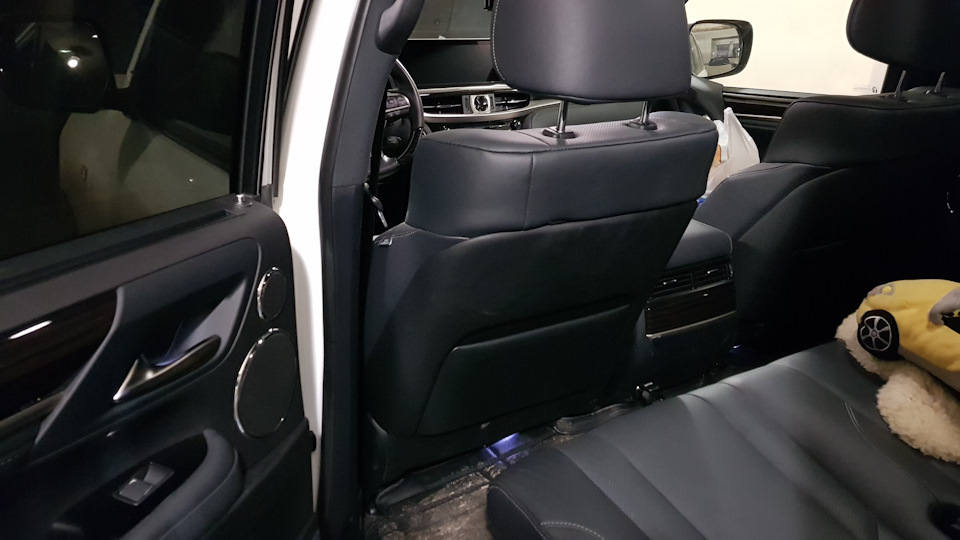Фото в бортжурнале Lexus LX (URJ200/URJ201)