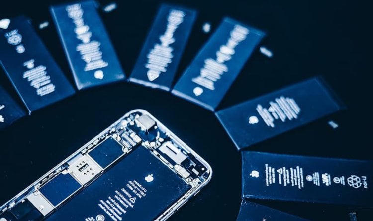 Сколько циклов зарядки выдерживает аккумулятор телефона. Как правило, срок жизни батарей смартфонов — 400-500 циклов. Фото.