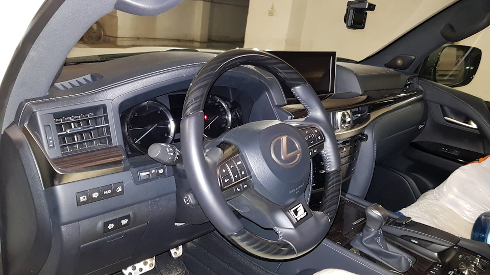 Фото в бортжурнале Lexus LX (URJ200/URJ201)